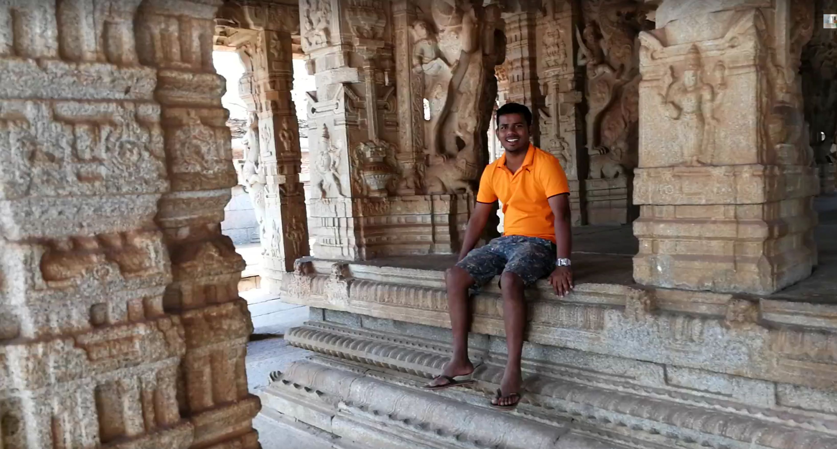 Firmengr&uuml;nder und Gesch&auml;ftsf&uuml;hrer / Founder and CEO Hanumanth G in Hampi, Karnataka